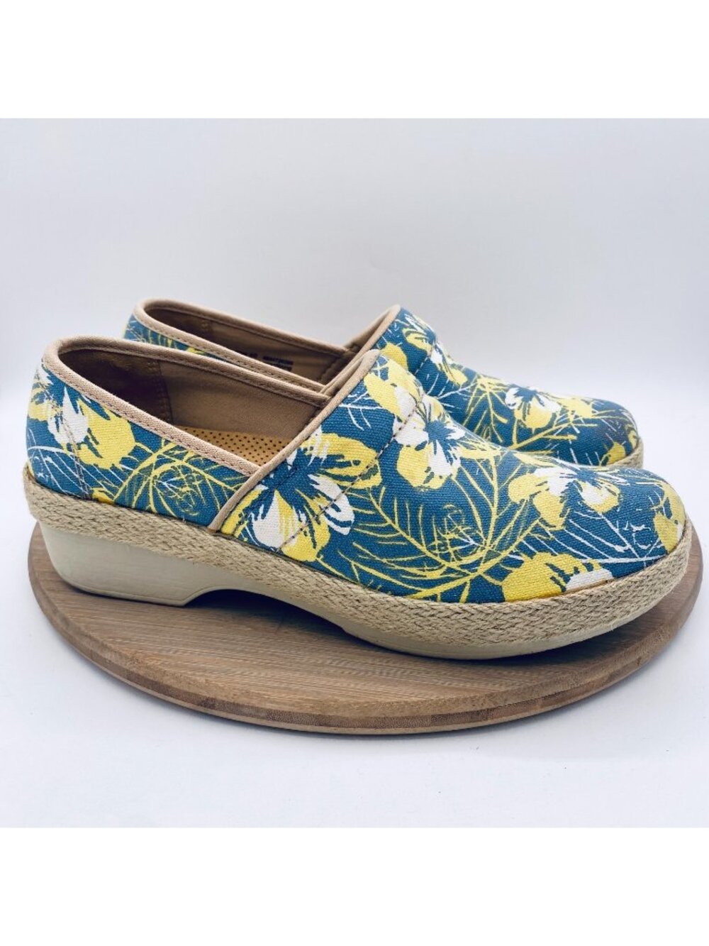 Dansko Shoes Womens 9 40 Multicolor Floral Canvas Comfort Victoria Tahati Clogs